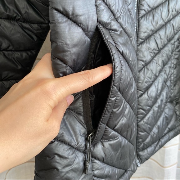 The North Face Black Puffer Jacket - Picture 3 of 14